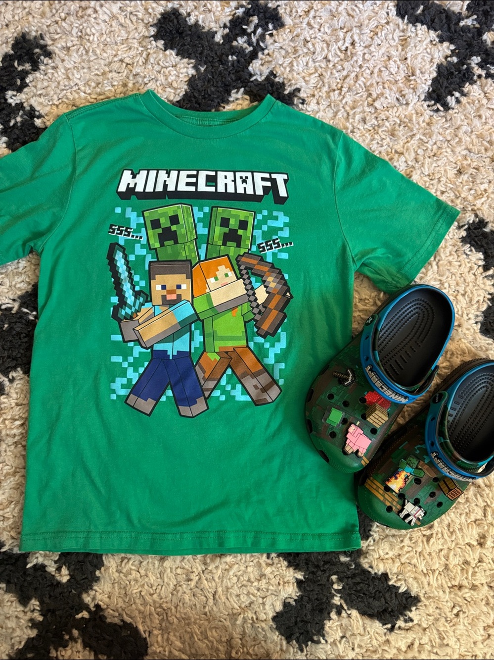 Minecraft Bundle Size J5 Minecraft Crocs And A Minecraft Tee Size 10/12